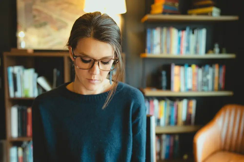 Financial researcher analyzing reports and source attribution practices