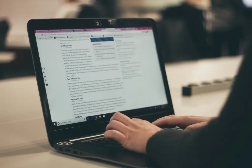 Scannable website content with subheadings on a laptop